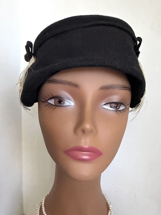 Vintage 1960s DuBarry Pollack Paris NY Rhinestones Quail Feathers Cloche Hat main image 6